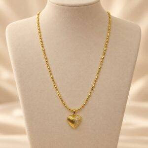 Collar En Rodio Con Dije De Corazón Texturizado De Zircones